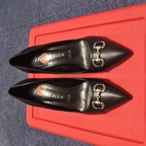 AK Anne Klein heels. 7.5